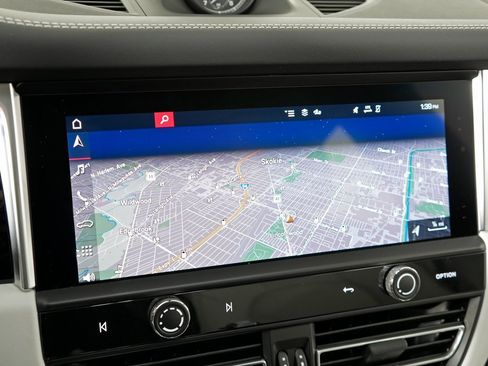 Certified 2023 Porsche Macan S image 26