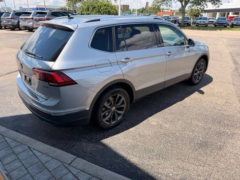 Certified 2023 Volkswagen Tiguan SE AWD/4WD image 4