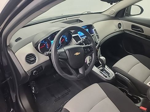 Used 2014 Chevrolet Cruze LS FWD image 22