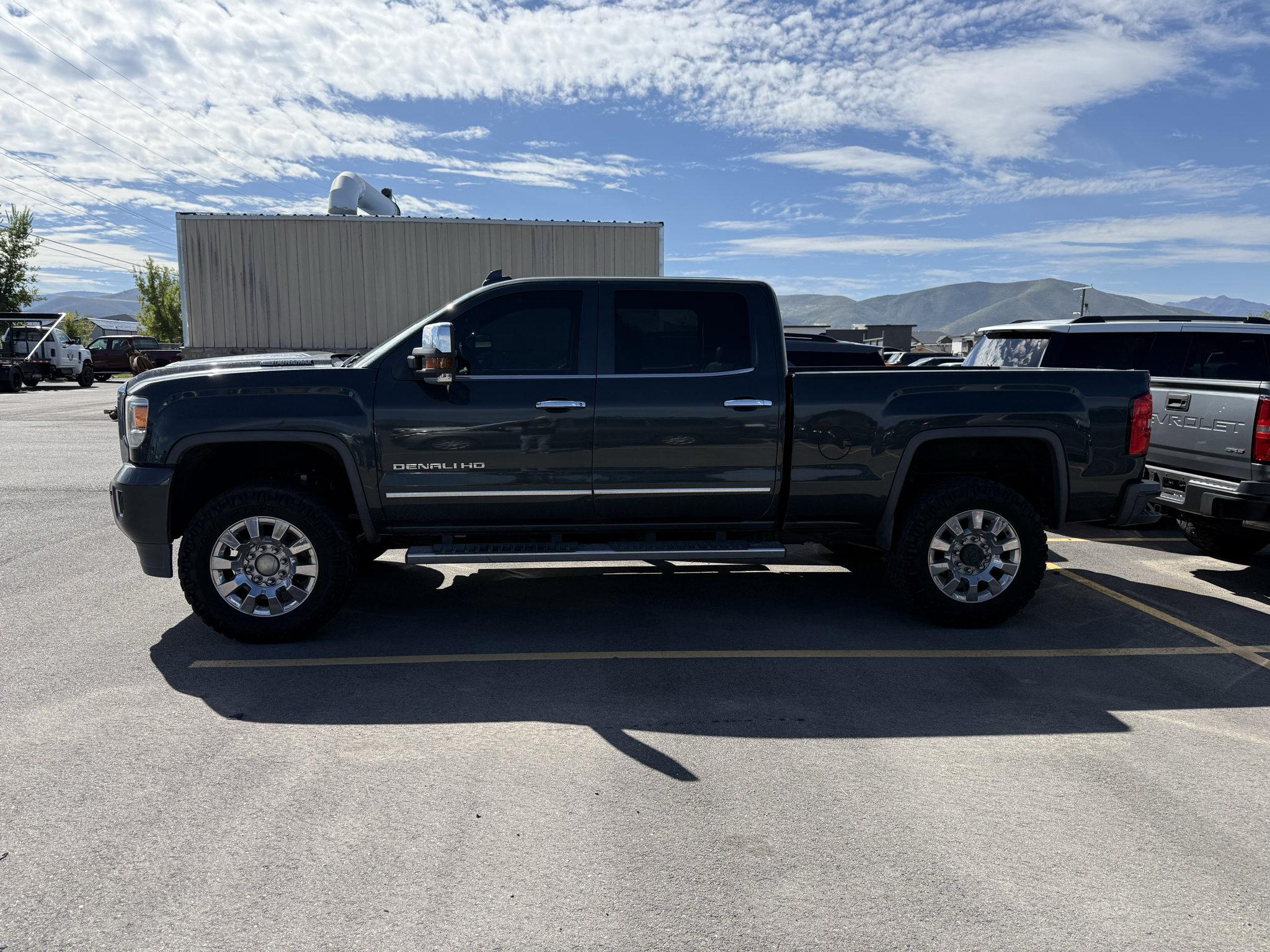 Used 2019 GMC Sierra 2500 Denali w/ Duramax Plus Package AWD/4WD image 4