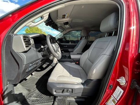 Used 2024 Toyota Tundra Limited AWD/4WD image 16