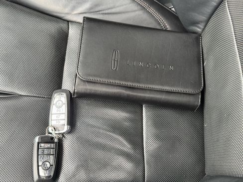 Used 2020 Lincoln Aviator Reserve w/ Equipment Group 202A image 24