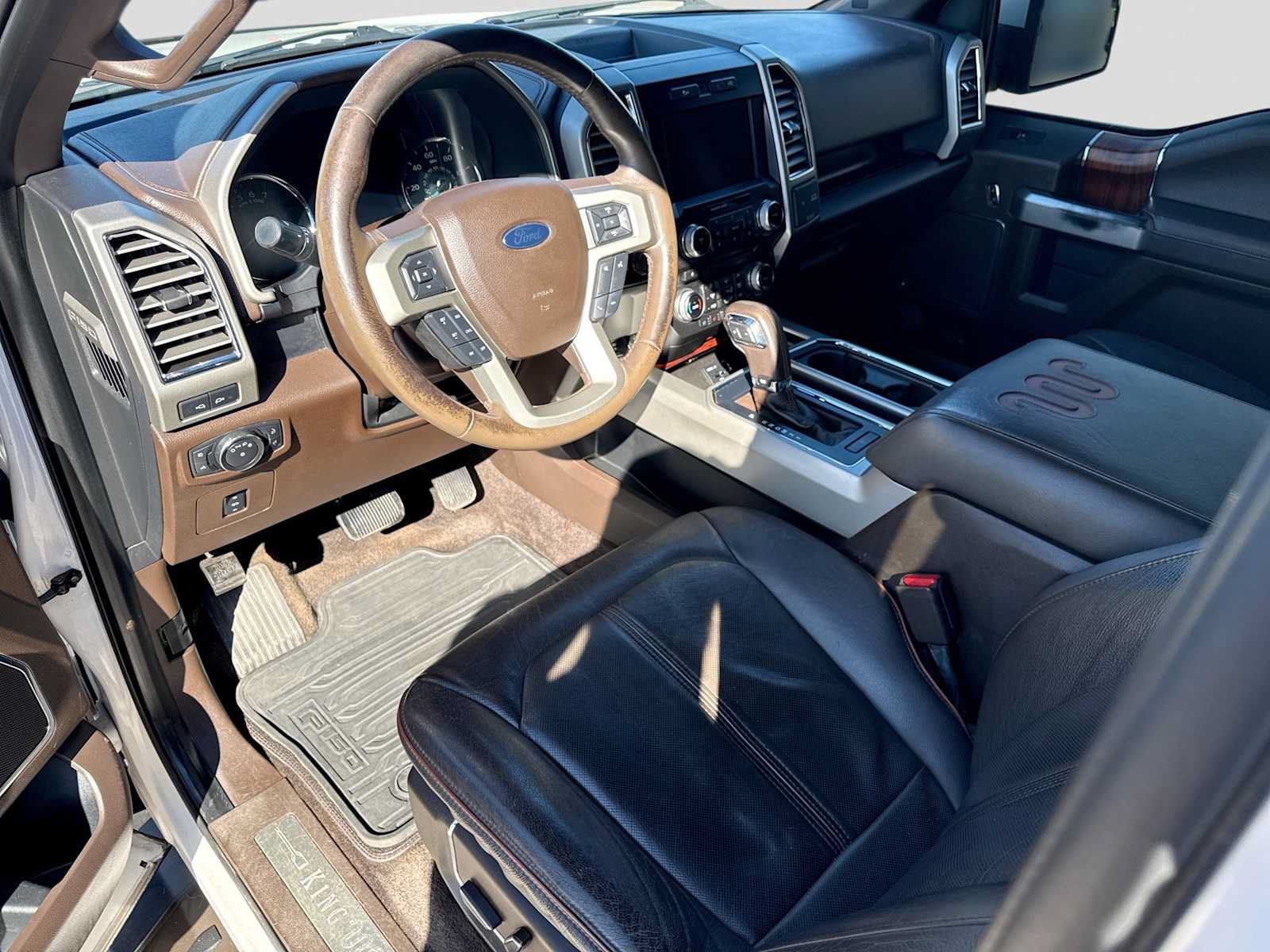 Used 2015 Ford F150 King Ranch w/ Equipment Group 601A Luxury AWD/4WD image 2
