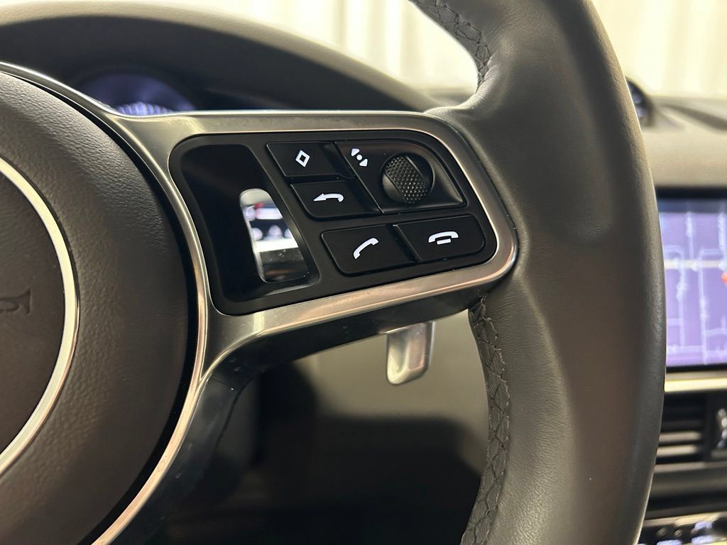 Certified 2020 Porsche Cayenne AWD/4WD image 17