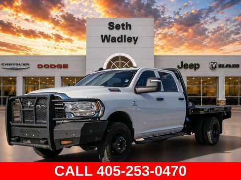 Used 2024 RAM 3500 Tradesman w/ Chrome Appearance Group AWD/4WD image 3