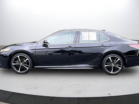 Used 2019 Toyota Camry XSE w/ Navigation Package FWD image 6