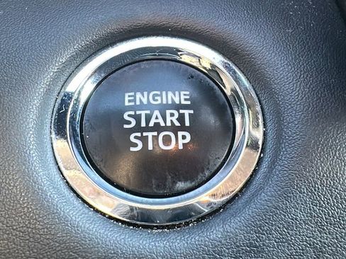 Used 2023 Toyota Highlander L image 24