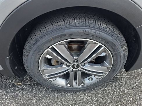 Used 2016 Hyundai Santa Fe Limited w/ Option Group 04 FWD image 19