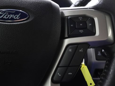 Used 2018 Ford F250 Lariat w/ Chrome Package image 13