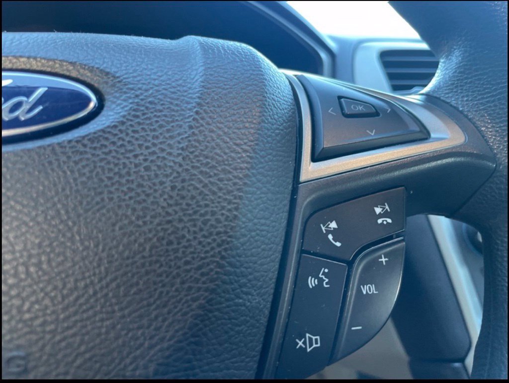 Used 2016 Ford Fusion SE FWD image 13