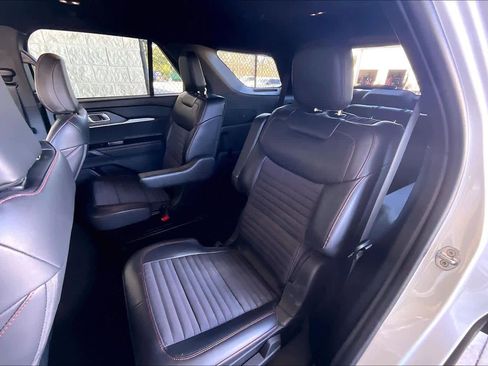 Used 2025 Ford Explorer ST-Line image 20