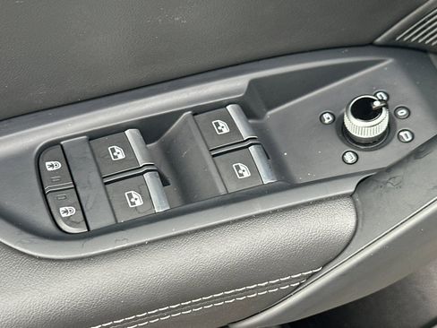 Used 2021 Audi Q5 Premium Plus w/ Premium Plus Package image 13