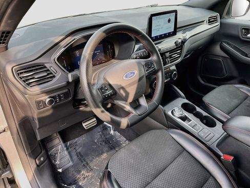 Used 2023 Ford Escape ST-Line FWD image 16