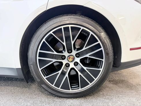 Used 2021 Porsche Taycan 4S AWD/4WD image 9