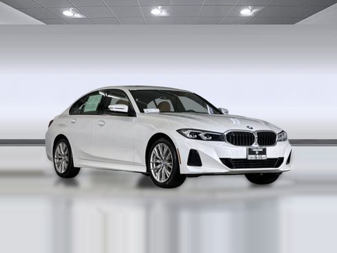 Used 2023 BMW 330i Sedan w/ Parking Assistance Package RWD image 6