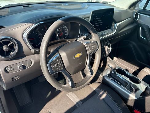 Used 2025 Chevrolet Blazer LT AWD/4WD image 4
