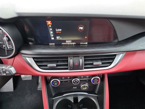 Used 2019 Alfa Romeo Stelvio w/ Nero Edizione image 23