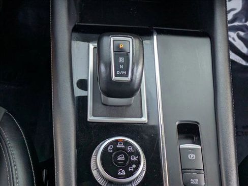 Used 2024 Mitsubishi Outlander SE image 12