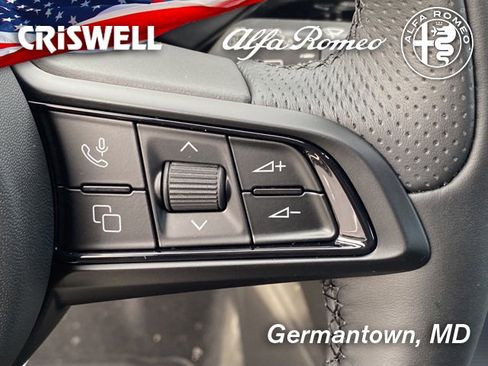 New 2024 Alfa Romeo Tonale Ti image 23