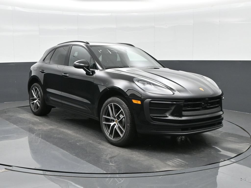 Certified 2026 Porsche Macan AWD/4WD image 11