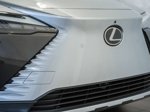 Used 2023 Lexus RZ 450e Premium w/ Accessory Package (2T) AWD/4WD image 9