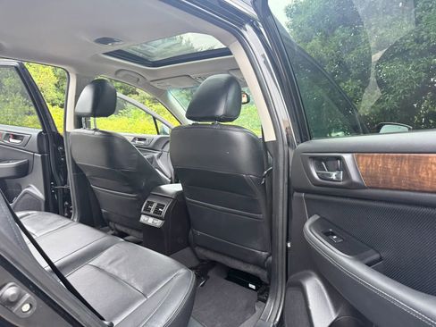 Used 2016 Subaru Outback 3.6R Limited AWD/4WD image 15