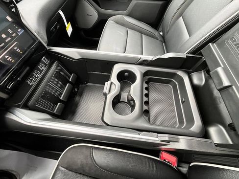 New 2026 RAM 1500 Laramie AWD/4WD image 32