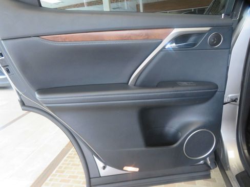 Used 2021 Lexus RX 350L FWD w/ Premium Package image 17