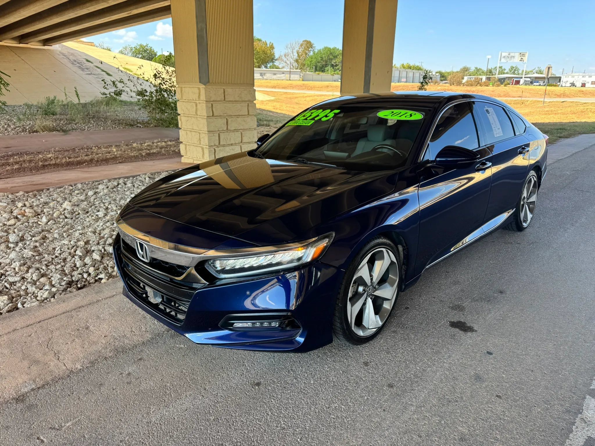 Used 2018 Honda Accord Touring image 7