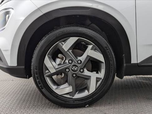 Used 2024 Hyundai Venue SEL image 29