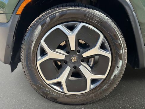 Used 2024 Rivian R1T Adventure image 14