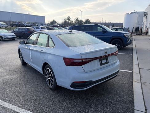 New 2026 Volkswagen Jetta SE image 6