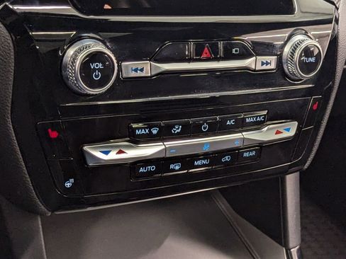 Used 2022 Ford Explorer ST-Line w/ Class IV Trailer Tow Package image 15