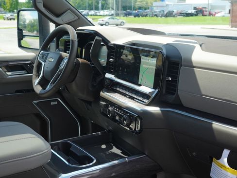 New 2025 Chevrolet Silverado 2500 LTZ w/ LTZ Premium Package image 31