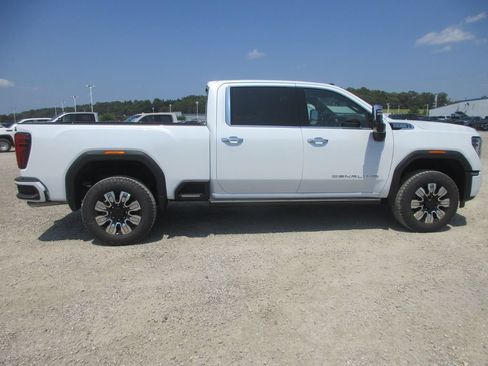 New 2026 GMC Sierra 2500 Denali w/ Denali Reserve Package AWD/4WD image 3