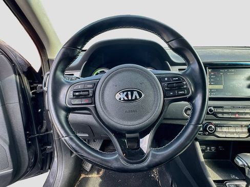 Used 2018 Kia Niro EX w/ EX Touring Graphite Edition FWD image 11