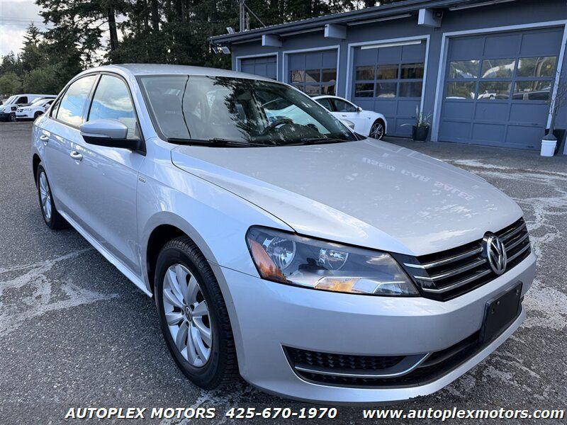 Used 2015 Volkswagen Passat 1.8T S FWD image 1