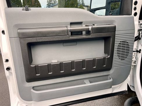 Used 2014 Ford F250 XL w/ Power Equipment Group image 14