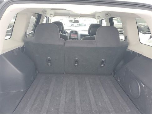 Used 2016 Jeep Patriot Latitude w/ Premium Sound Group image 7
