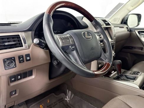Used 2014 Lexus GX 460 w/ Premium Package AWD/4WD image 4