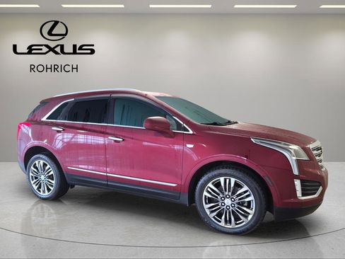 Used 2018 Cadillac XT5 Luxury w/ Driver Awareness Package image 4