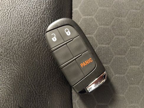 Used 2019 Jeep Compass Altitude image 32