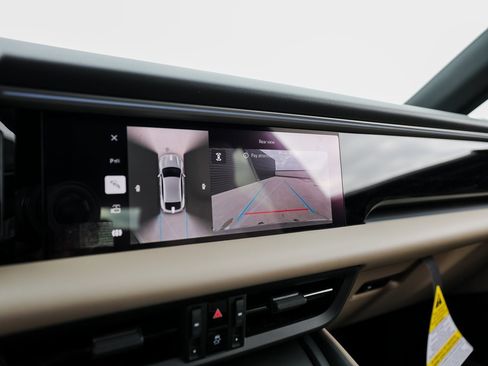 New 2025 Porsche Macan 4S Electric image 19