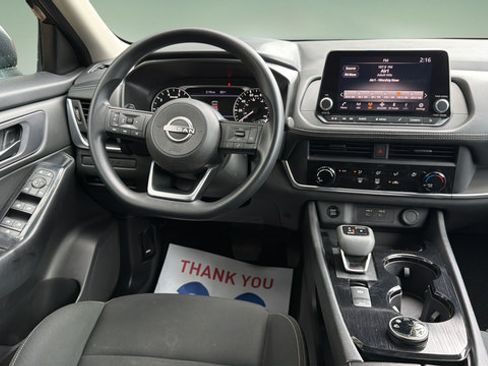 Used 2024 Nissan Rogue S AWD/4WD image 8