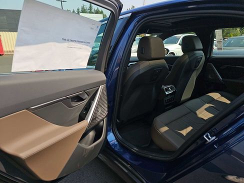 Used 2026 BMW i5 eDrive40 image 18