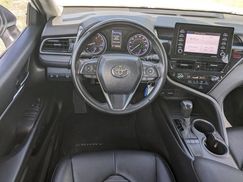 Used 2022 Toyota Camry SE image 13