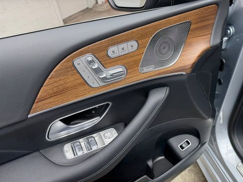 New 2025 Mercedes-Benz GLS 450 4MATIC image 11