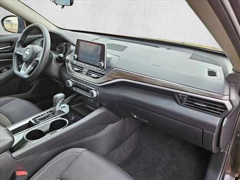 Used 2024 Nissan Altima 2.5 SV image 22