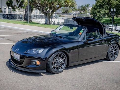 Used 2014 MAZDA MX-5 Miata Club image 16