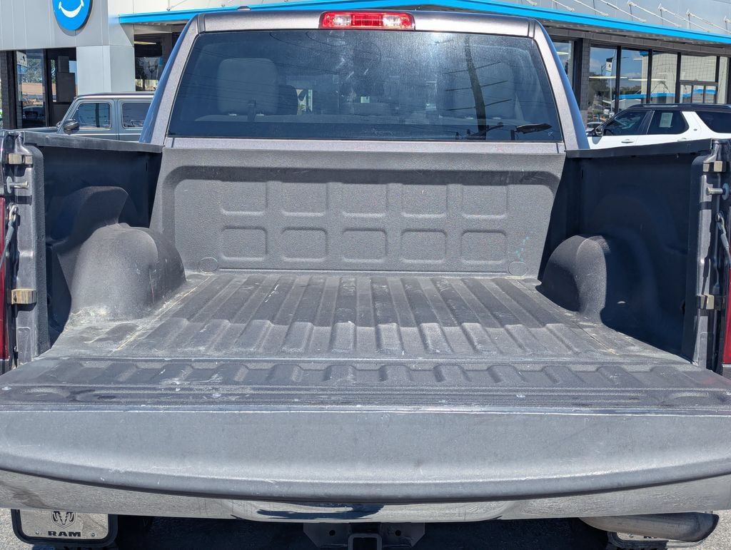 Used 2018 RAM 1500 ST w/ SXT Appearance Group AWD/4WD image 7